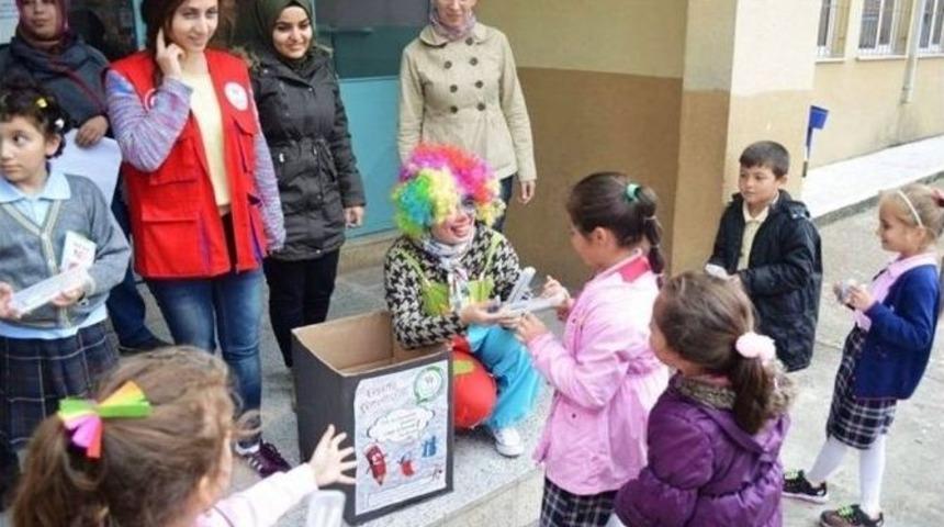 Gen&ccedil;lik Merkezi Minikleri Sevindirdi