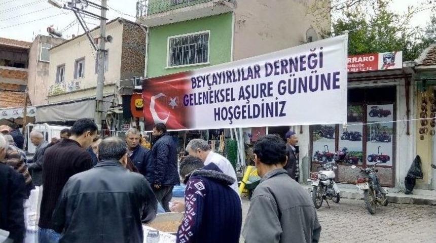 Lapseki Bey&ccedil;ayırlılar Derneğinden Aşure İkramı
