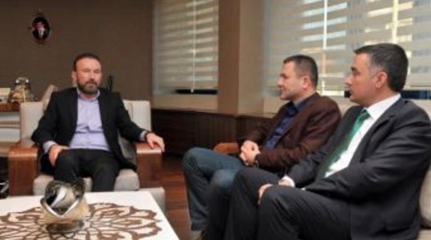 Ak Parti İzmit İl&ccedil;e Y&ouml;neticileri Başkan Doğan&rsquo;ı Ziyaret Etti