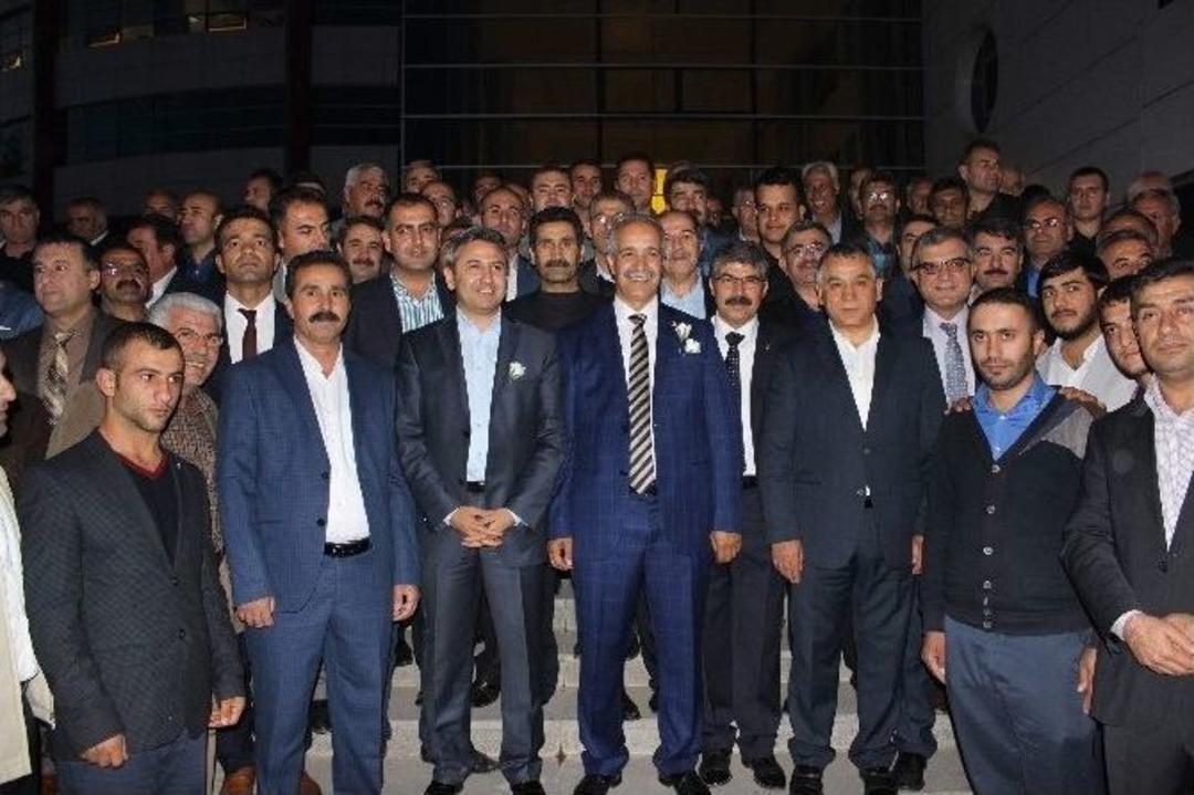 Ak Parti Milletvekilleri Mazbatalarını Aldı