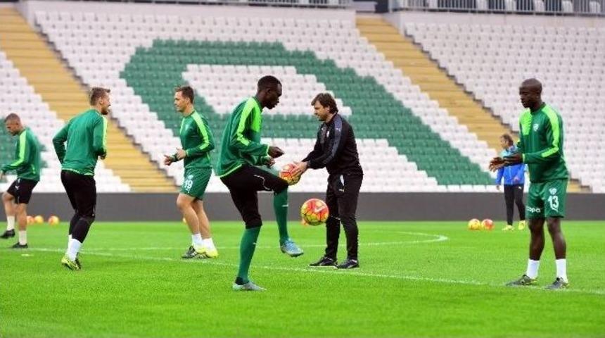 Bursaspor, Timsah Arena&rsquo;da &Ccedil;alıştı