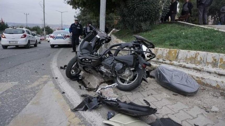 Otomobil İle Motosiklet &Ccedil;arpıştı:1 Yaralı