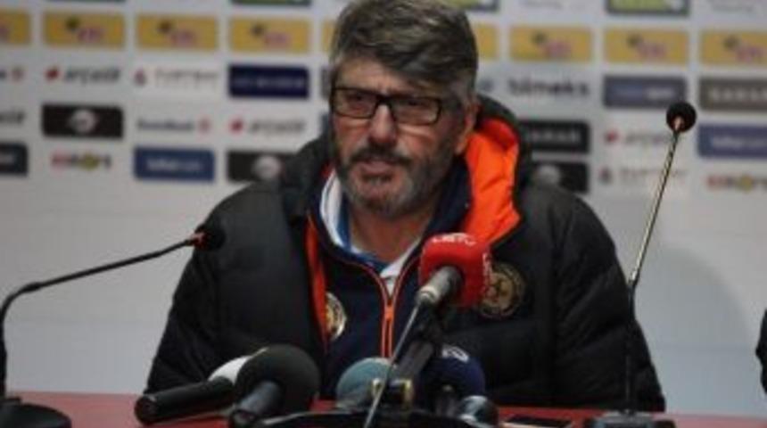 Ak&ccedil;ay: "problemlerimizi &Ccedil;&ouml;zd&uuml;ğ&uuml;m&uuml;z İ&ccedil;in Mutluyuz"