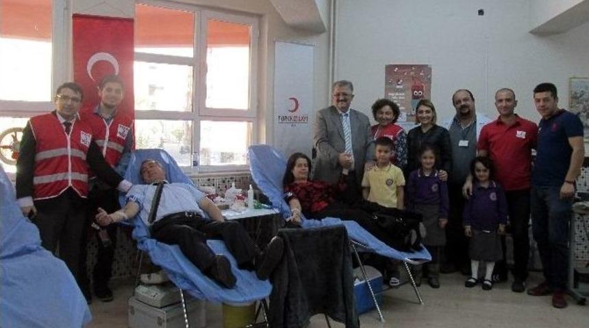 Aydın&rsquo;da Kızılay Ve Yedieyl&uuml;l İlkokulun&rsquo;ndan Anlamlı &Ccedil;alışma