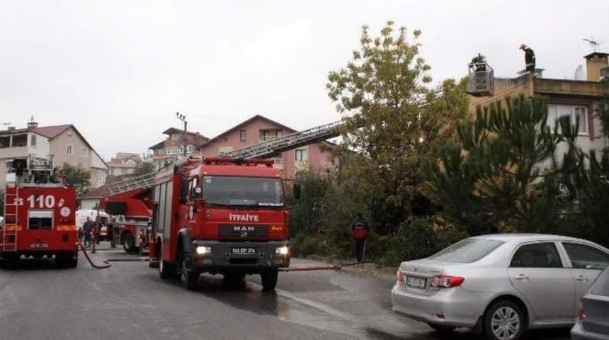 İzolasyon Yapılan &Ccedil;atı Alev Alev Yandı