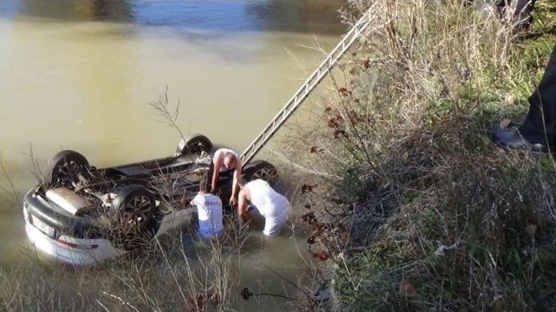 Otomobil &Ccedil;aya U&ccedil;tu: 1 &Ouml;l&uuml;