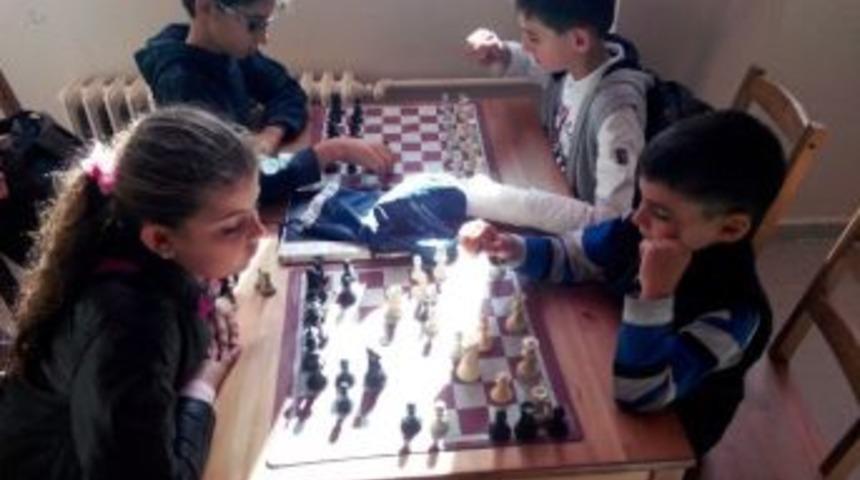 4. Satran&ccedil; Kursu Toki&rsquo;de A&ccedil;ıldı