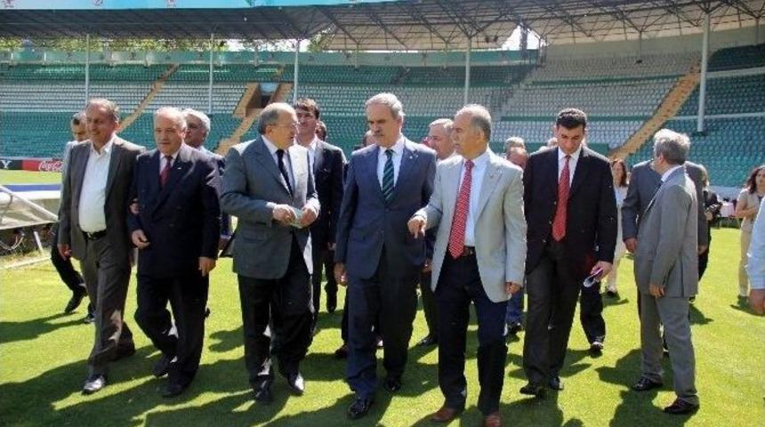 Atat&uuml;rk Stadı İ&ccedil;in Yeni Proje...