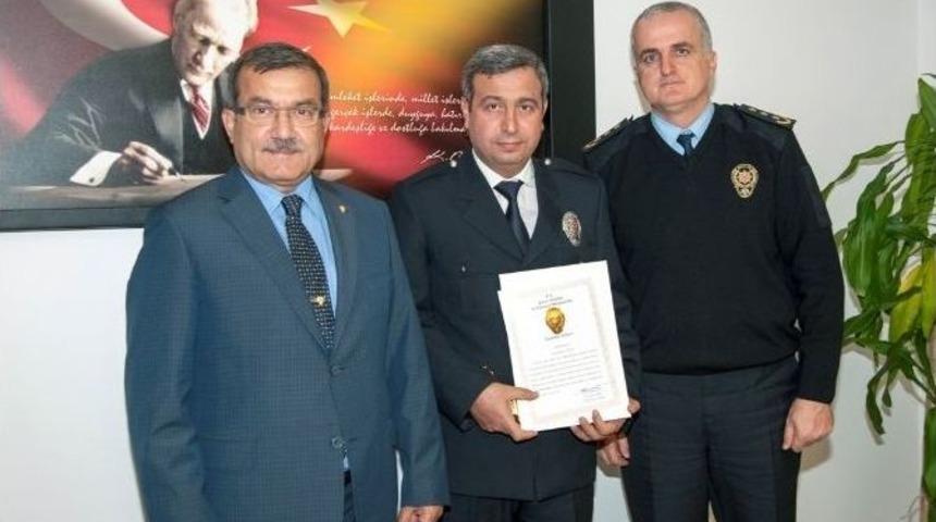 İzmir Polisi Ayın Polisini Se&ccedil;ti