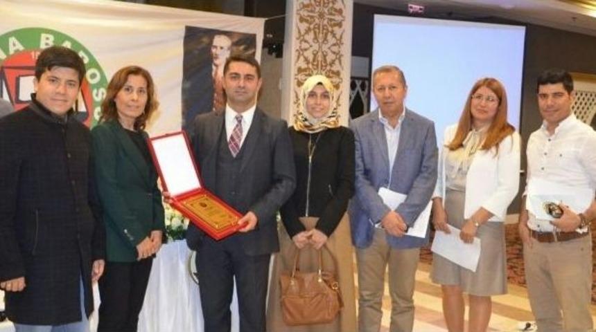 &Ccedil;om&uuml;&rsquo;l&uuml; Akademisyenden Avukatlara Konuşma Dersi