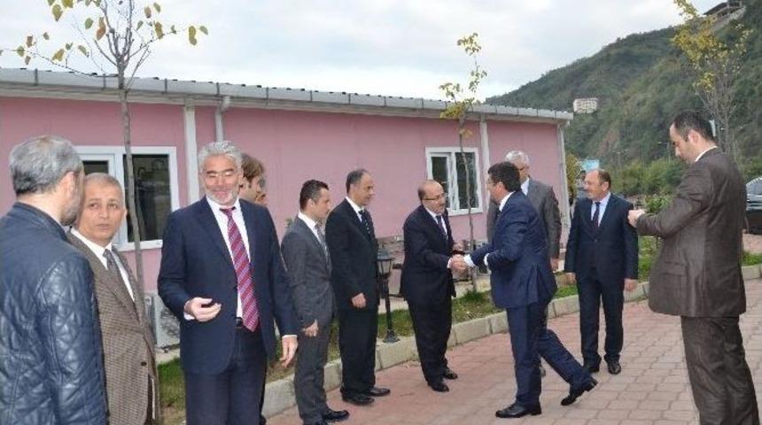 Akyazı Stadyumu İ&ccedil;in Durum Değerlendirmesi Yapıldı