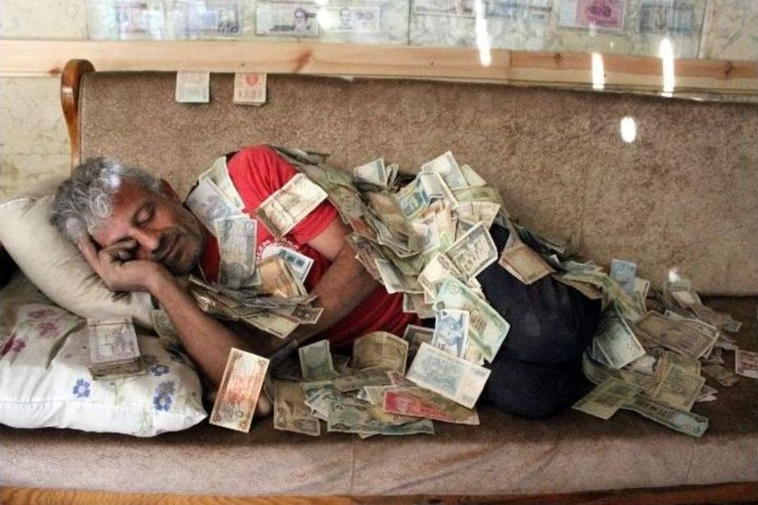 Parayla Yatıp Kalkan İnşaat İş&ccedil;isi