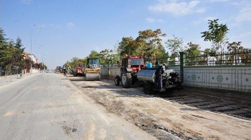 Karaman Belediyesi Yol &Ccedil;alışmalarına Devam Ediyor