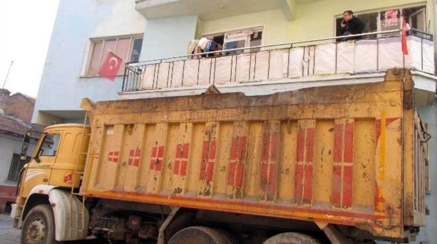 Aydın&rsquo;da &Ccedil;&ouml;p Evin Tahliyesine Devam Edildi