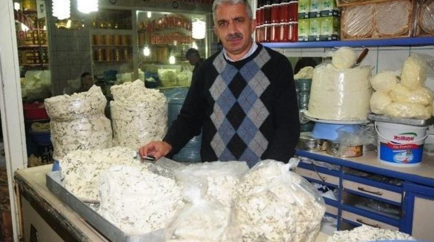 Van&rsquo;da Otlu Peynirin Fiyatı El Yakıyor