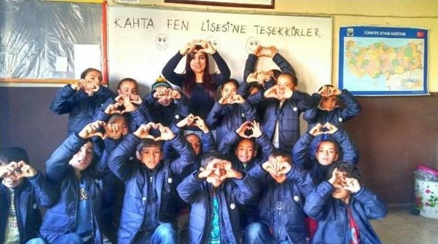 Kahta Fen Lisesi &Ouml;ğrencileri, K&ouml;y Okullarına Yardımlarını S&uuml;rd&uuml;r&uuml;yor