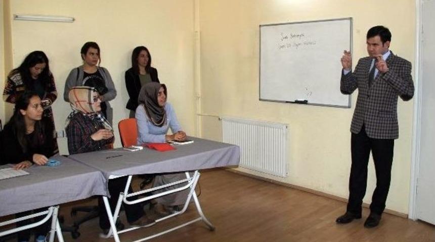Sivas&rsquo;ta İşitme Engelliler G&ouml;n&uuml;ll&uuml; &Ouml;ğrencilerin Desteğiyle Ekpss&rsquo;ye Hazırlanıyor