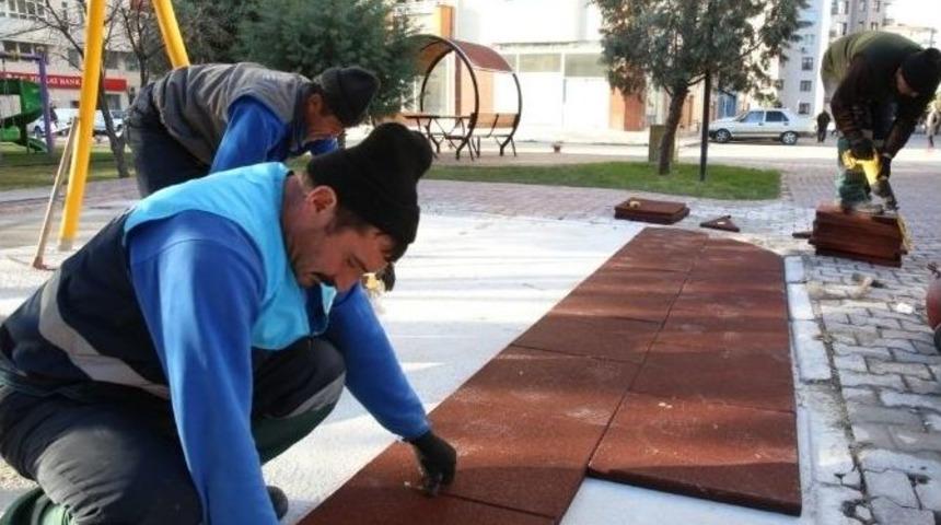 Kocasinan, Oyun Alanlarını G&uuml;venli Hale Getiriyor