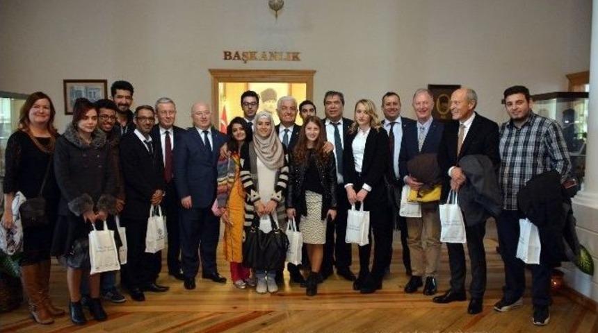 Yerleşik Yabancılardan G&uuml;r&uuml;n&rsquo;e Ziyaret