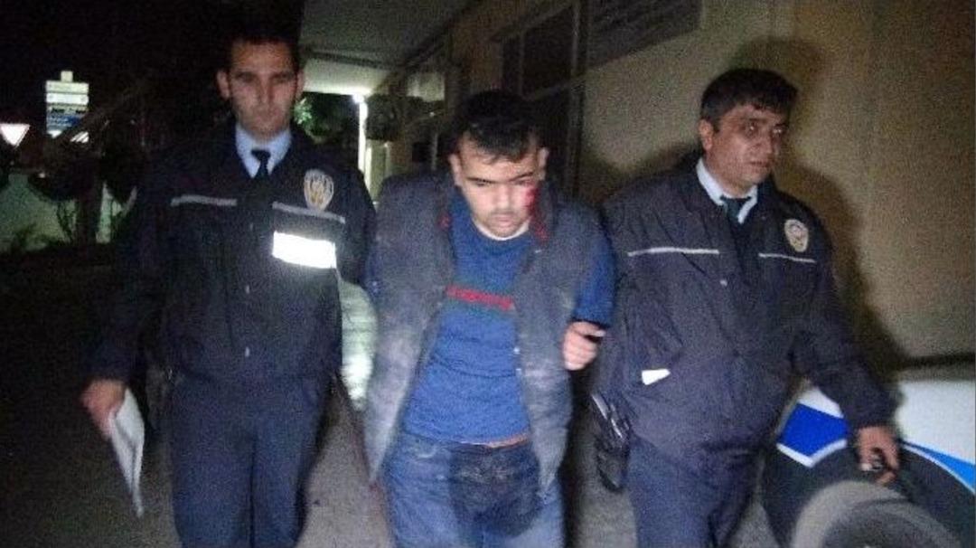 &rsquo;dur&rsquo; İhtarına Uymayan Ara&ccedil;tan Polise Ateş A&ccedil;ıldı