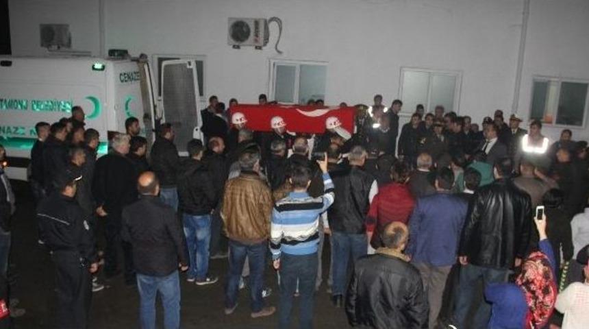 Şehit Uzman &Ccedil;avuş Uğur Akyer&rsquo;in Cenazesi Memleketi Bartın&rsquo;a Geldi
