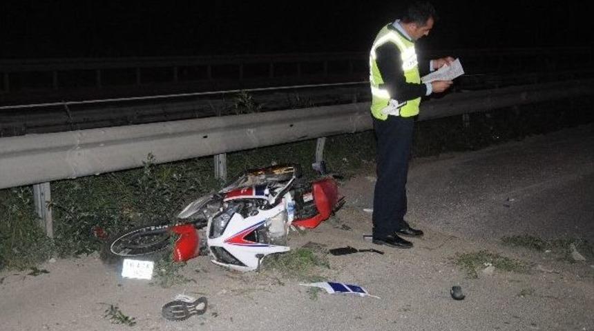 Bursa&rsquo;da Hız Motosikleti Can Aldı: 1 &Ouml;l&uuml;, 1 Yaralı