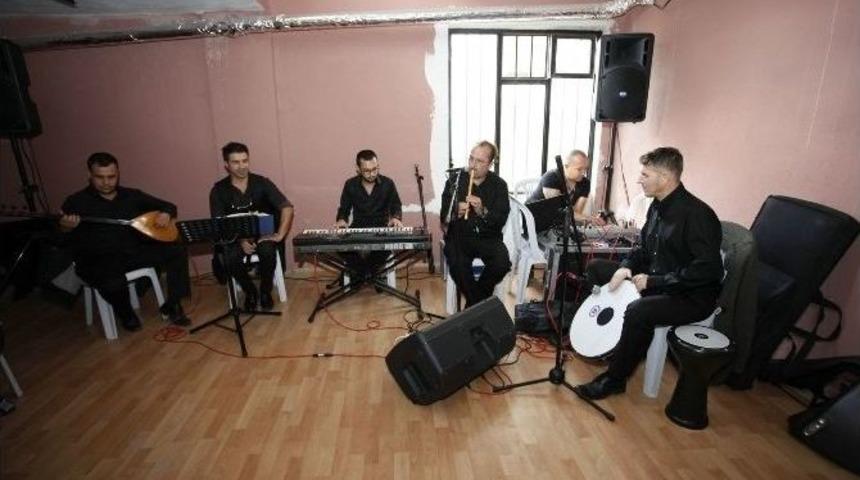 Odunpazarı&rsquo;ndan Engellilere Ve Yaşlılara Moral