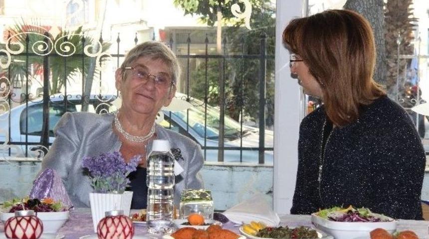 Karatay: &ldquo;zeytinyağı Anne S&uuml;t&uuml;n&uuml;n Aynısıdır&rdquo;