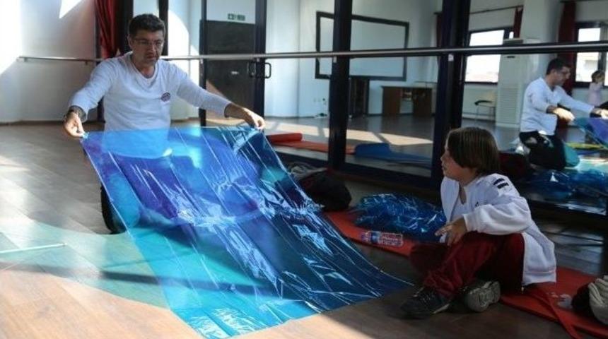 Nil&uuml;fer Belediyesi &Ccedil;alışanları Baba-&ccedil;ocuk At&ouml;lyesi&rsquo;nde