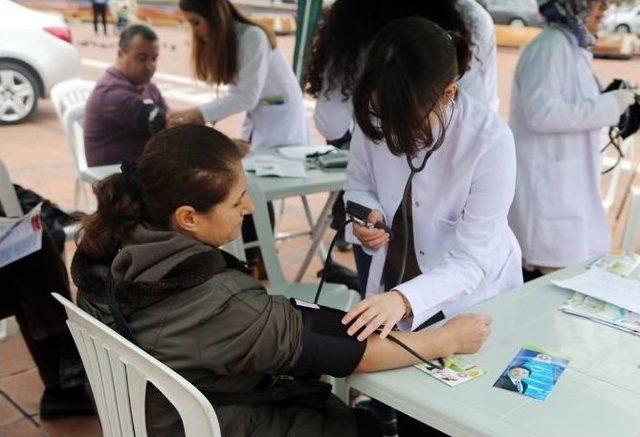 Doktor Adaylarından Maltepe’de Sağlık Taraması