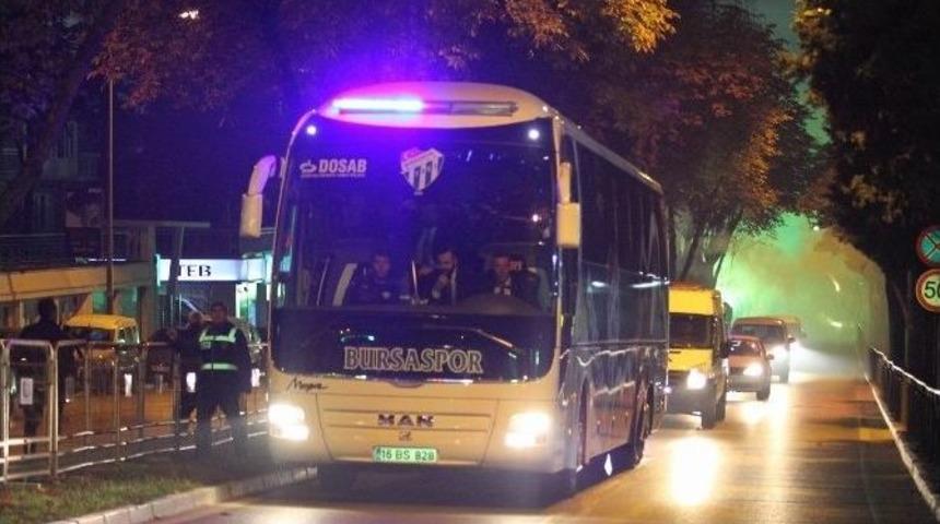 Bursaspor&rsquo;a Meşaleli Karşılama