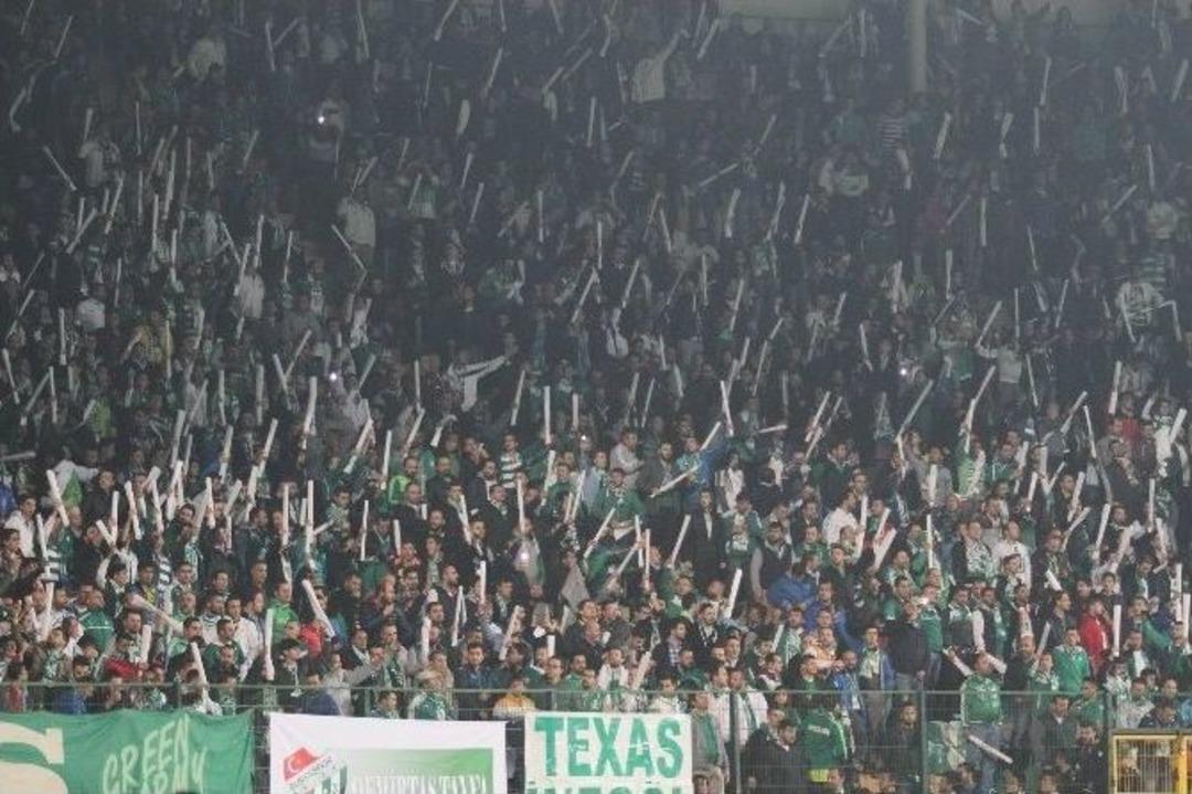 Bursa&rsquo;da Bayraklı Ş&ouml;len