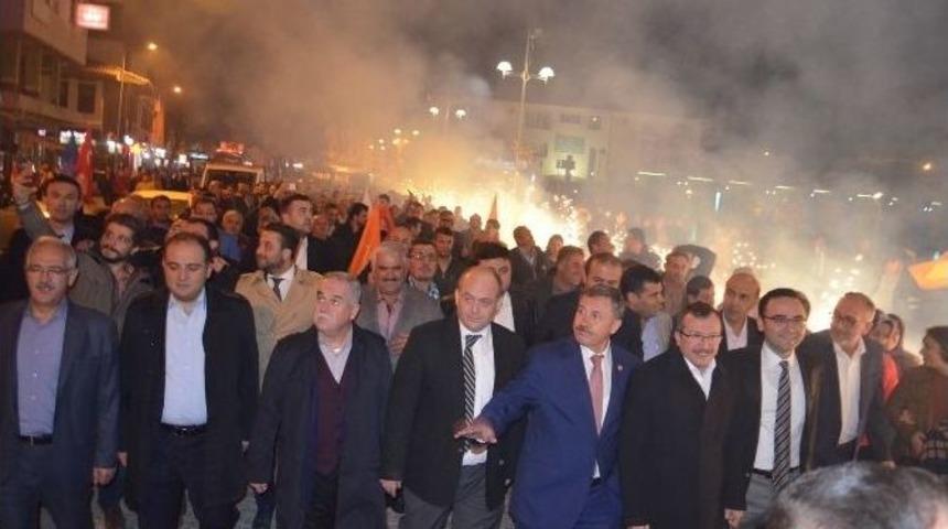 Se&ccedil;im Zaferini Vekillerle Birlikte Kutladılar