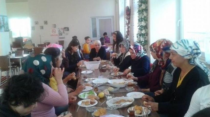 Ak Partili Kadınlar Bu Defa Zafer G&uuml;n&uuml; D&uuml;zenledi