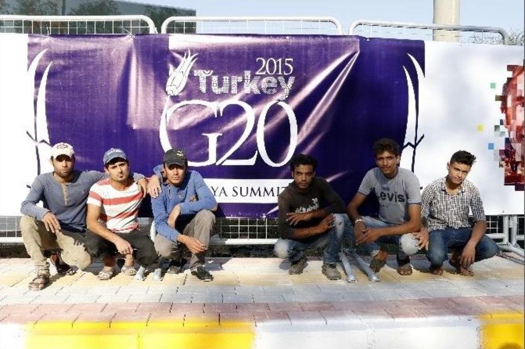 (&ouml;zel Haber) G-20 Afişleri Suriyeli İş&ccedil;ilerden