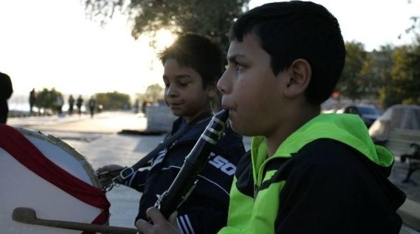 Yaşları K&uuml;&ccedil;&uuml;k H&uuml;nerli B&uuml;y&uuml;k