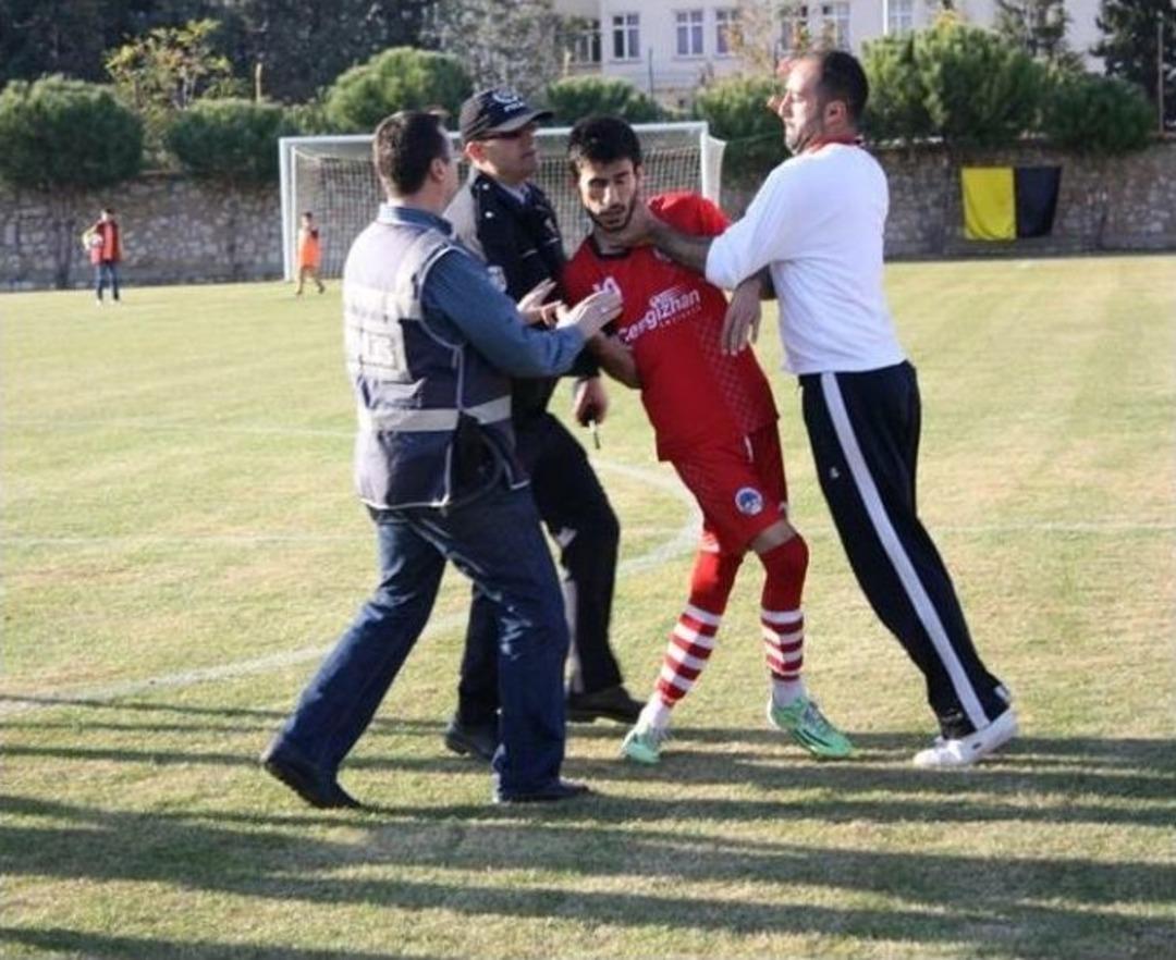 Denizli&rsquo;de Amat&ouml;r Ma&ccedil;ta B&uuml;y&uuml;k Kavga