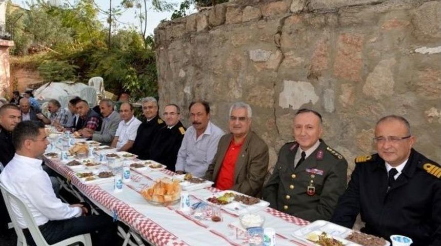 Mersin Protokol&uuml;, Şehit Uzman &Ccedil;avuş İ&ccedil;in D&uuml;zenlenen Yemeğe Katıldı