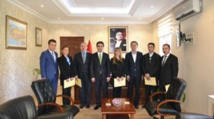 &Ouml;ğretmenlere Başarı Belgesi Verildi