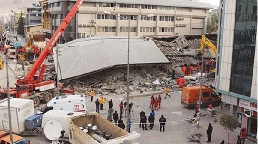 9 Kasım Depreminde Yaşamını Yitirenler Anıldı