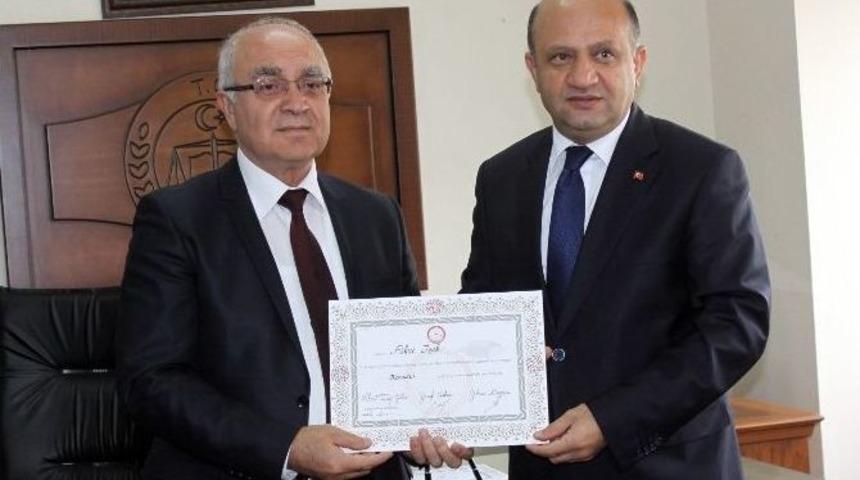 Bakan Işık, Mazbatasını Aldı