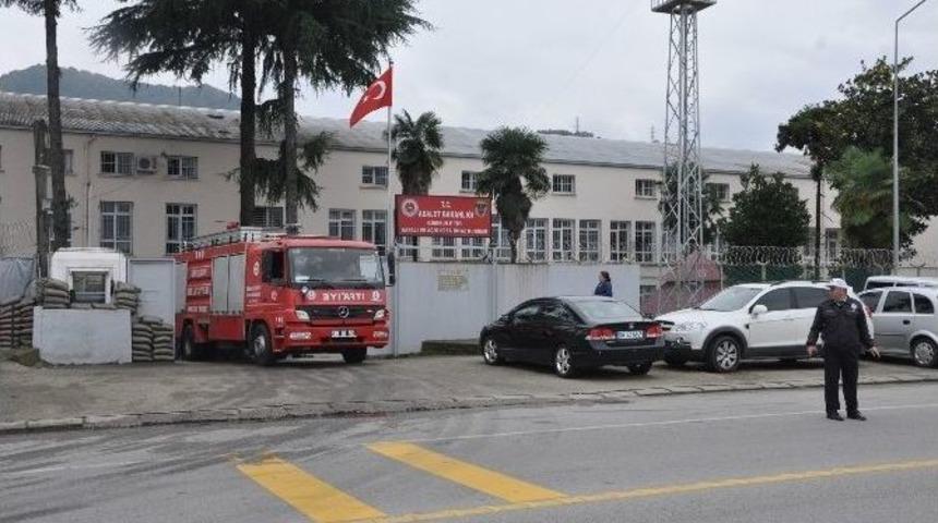 Mahkumlar Arasında &Ccedil;ıkan Kavga Yangına Sebep Oldu