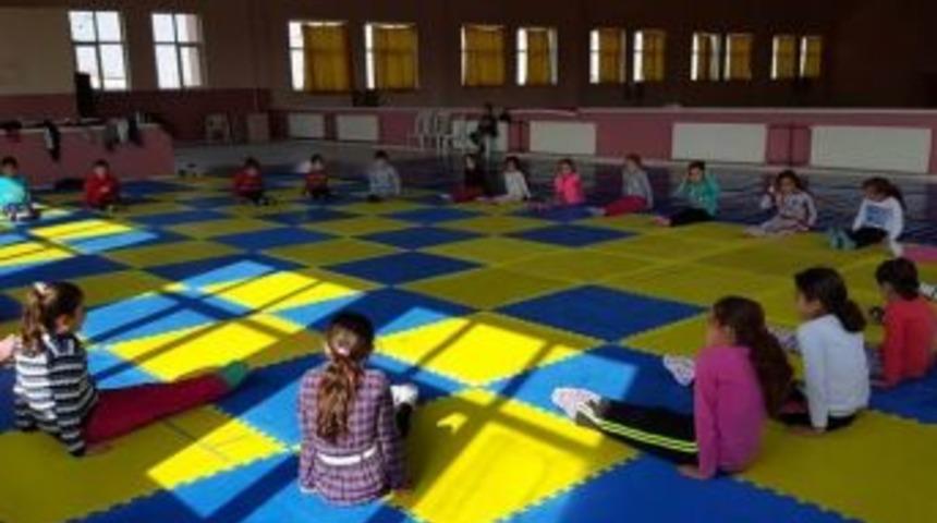 Kazım Karabekir&rsquo;de Cimnastik Kurslarına Yoğun İlgi