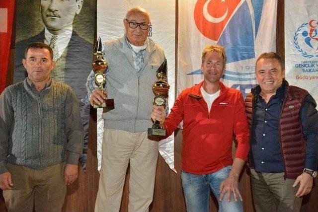 Başkan Böcek’ten Sporculara “ata’yı Anma” Kupası