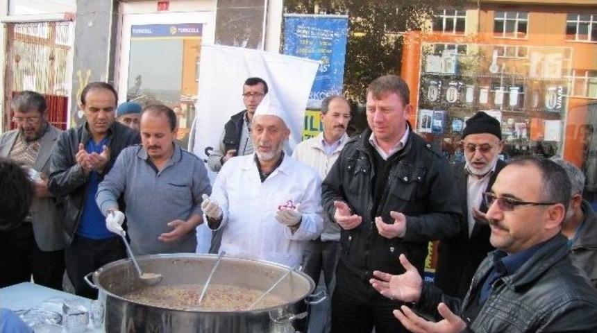 Eğitim Derneğinden Aşure Etkinliği