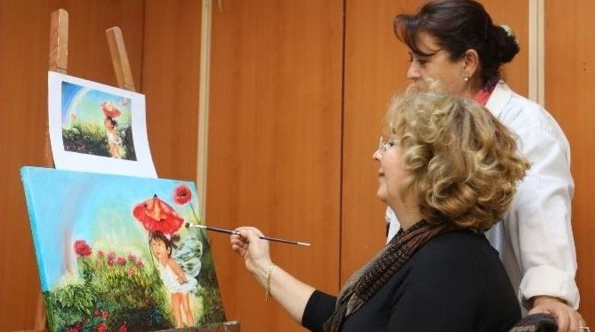 Turgutlu&rsquo;da Kadın Kursiyerlerden G&ouml;z Dolduran Eserler