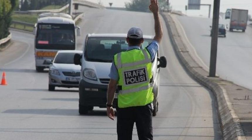 2015&rsquo;in Son Ayında 610 Ara&ccedil; Trafikten Men Edildi