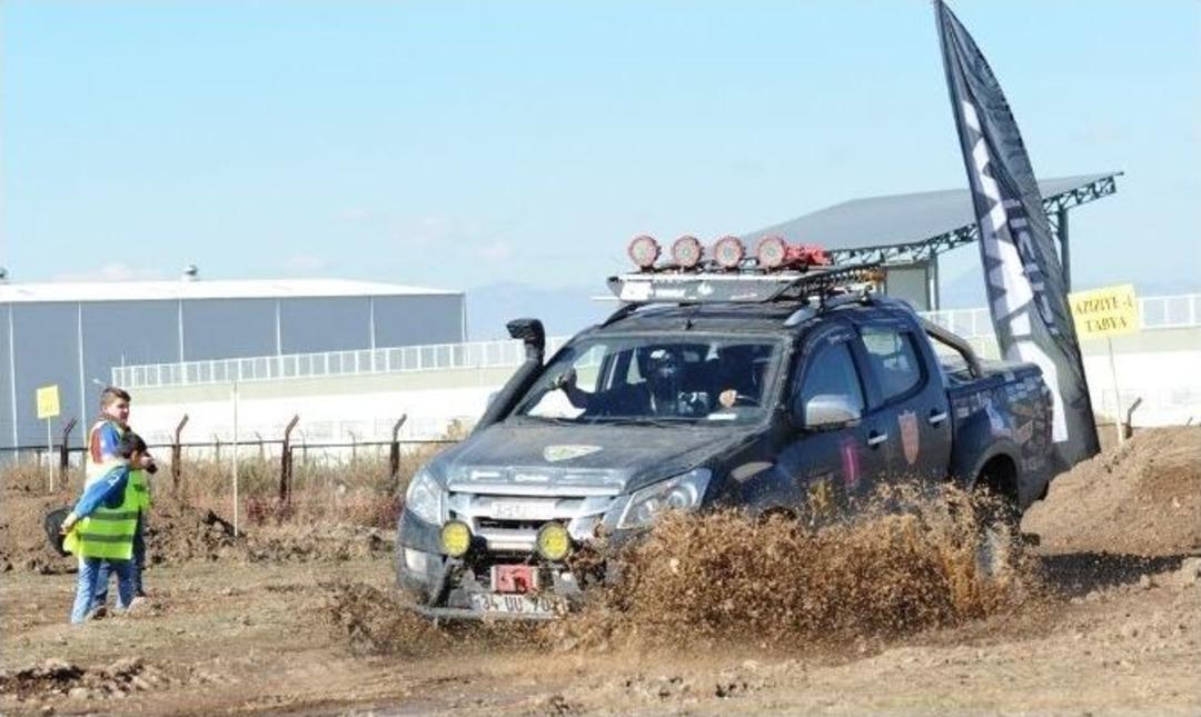 Ecdat İ&ccedil;in Yarıştılar