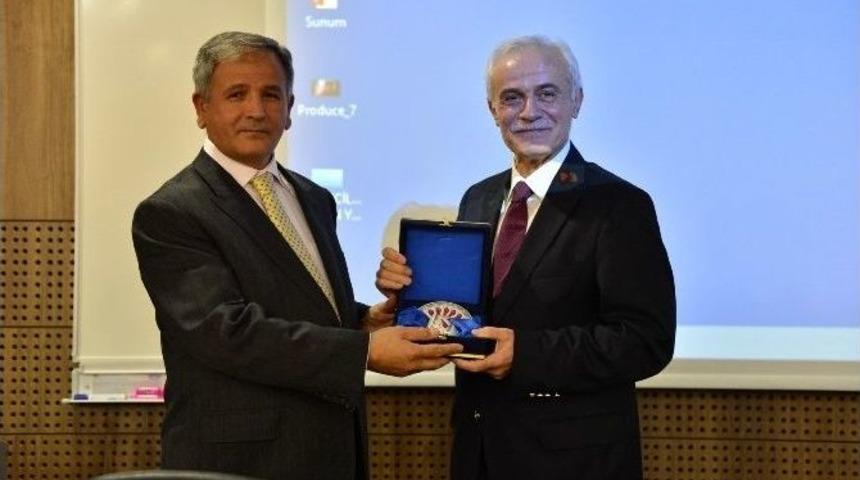 Sa&uuml;&rsquo;de &rsquo;t&uuml;rkiye&rsquo;de G&ouml;rsel İşitsel Medya Politikaları Ve Siyaset&rsquo; Konuşuldu