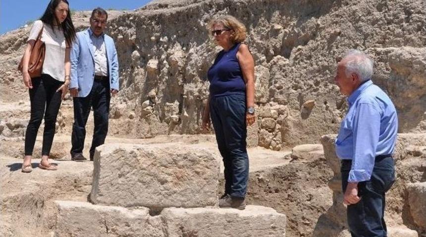 "&ouml;l&uuml;ms&uuml;zl&uuml;k Şehri Misis&rsquo;teki Kazılar Devam Ediyor